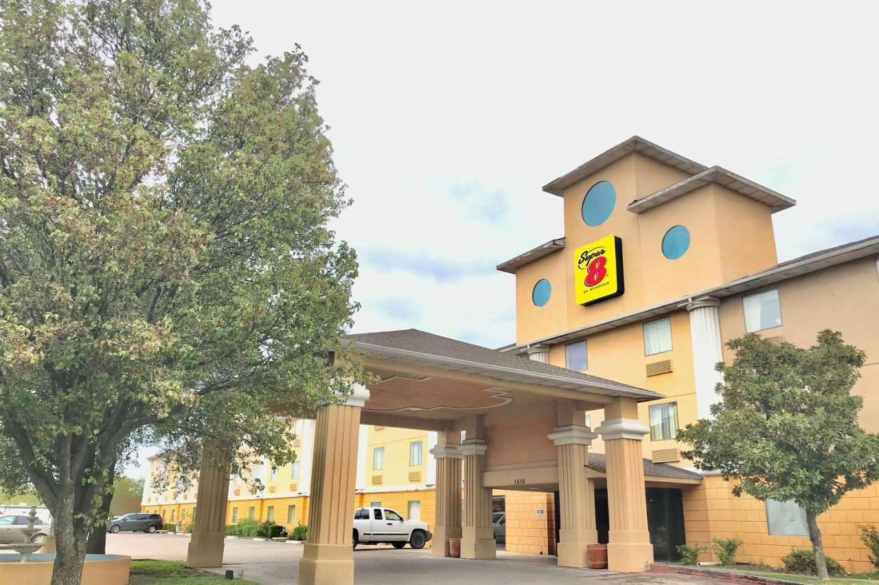 Super 8 By Wyndham Temple I-35 Hotel Luaran gambar